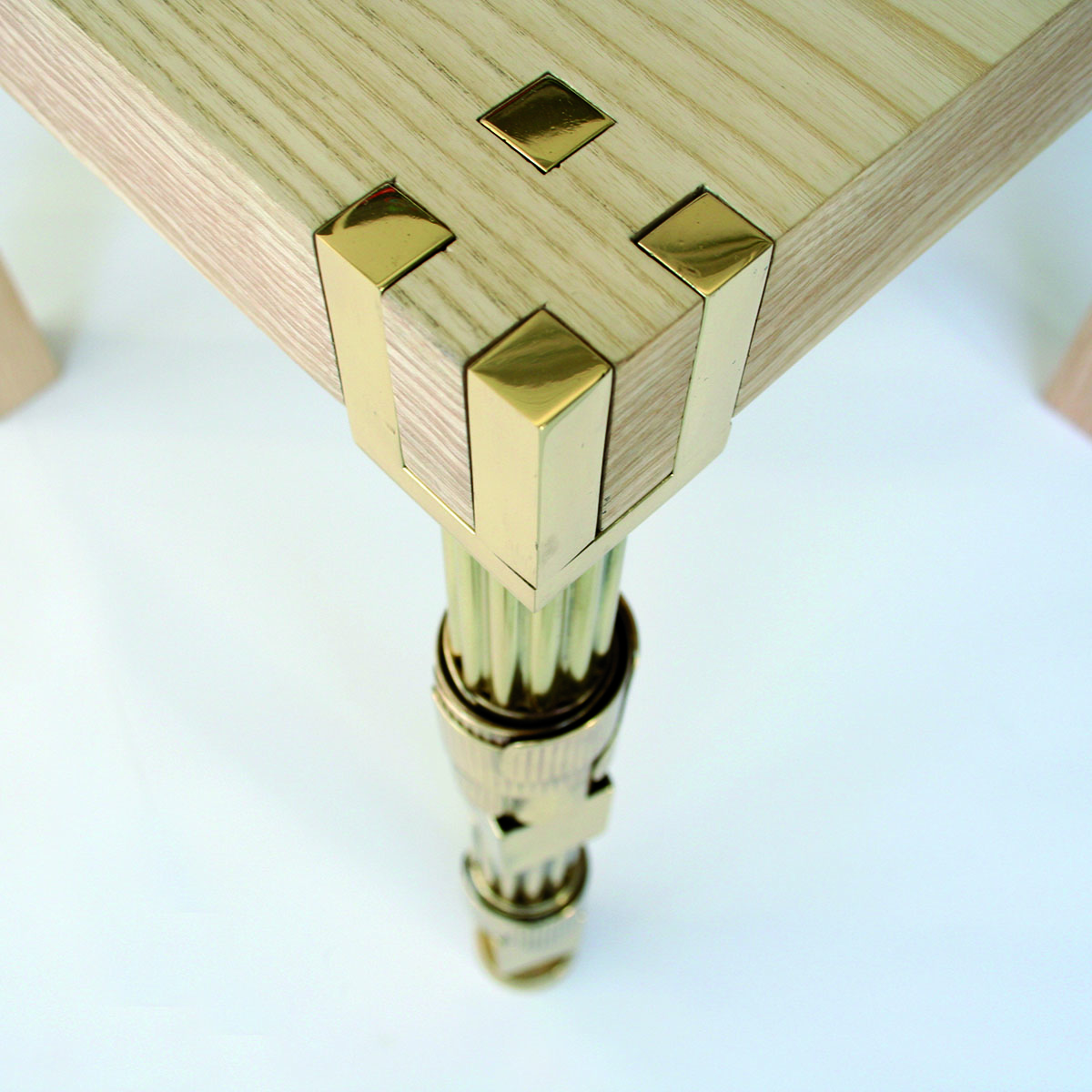 Tavolino design Brutto Anatroccolo 1 by Gumdesign