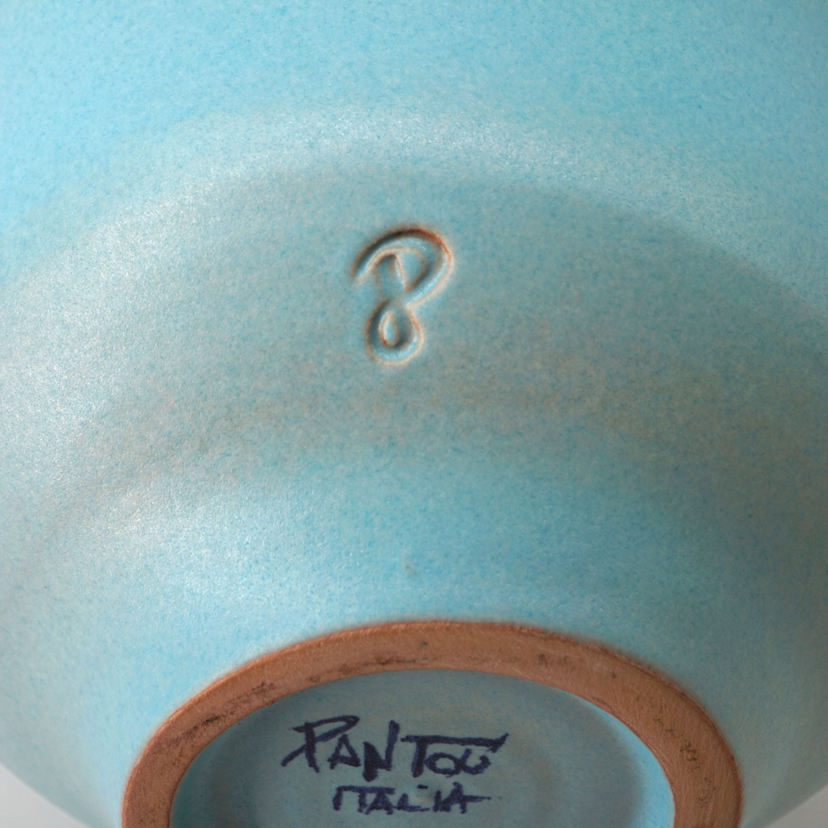 Vaso in terracotta Crisalide Ninfale , azzurro cielo semilucido by Pantoù