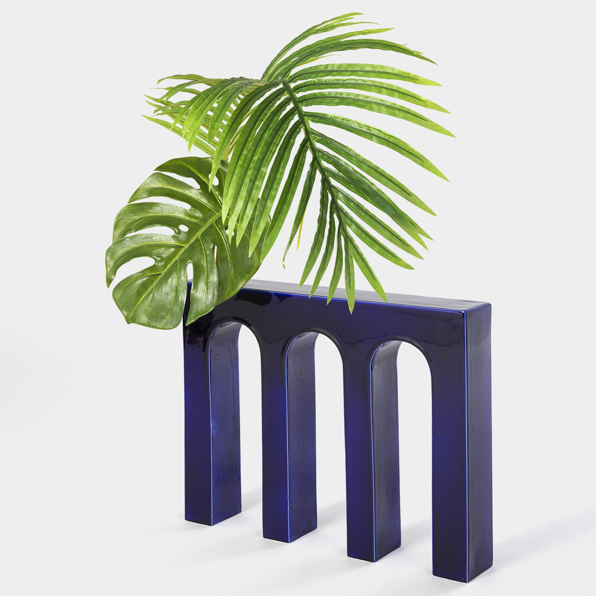Vaso design Architetture Domestiche 2, blu lucido by Margherita  Fanti