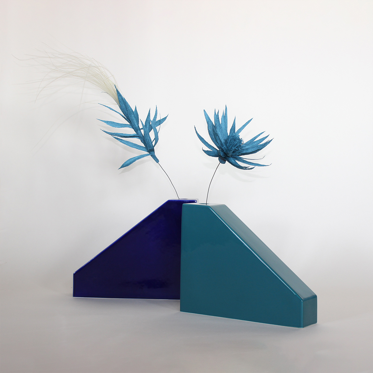 Vaso design Architetture Domestiche 3, blu lucido by Margherita  Fanti