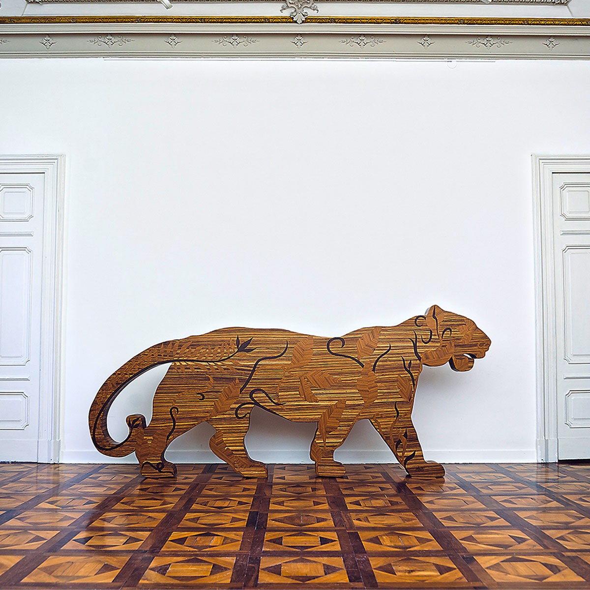 Scultura in legno Tiger by Ivan Paradisi