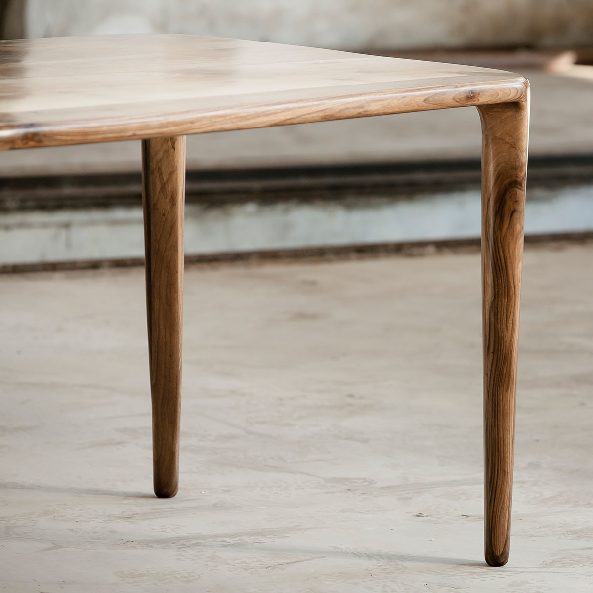 Tavolo in legno massello S by Tommaso Garavini