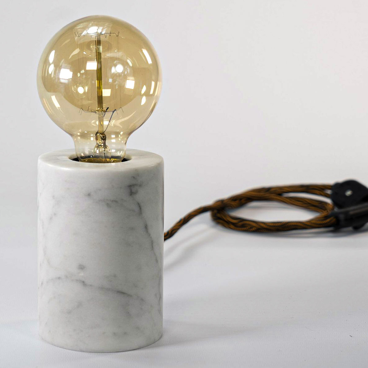 Lampada in marmo Desk  , oro calacatta by Carrara Home Design 