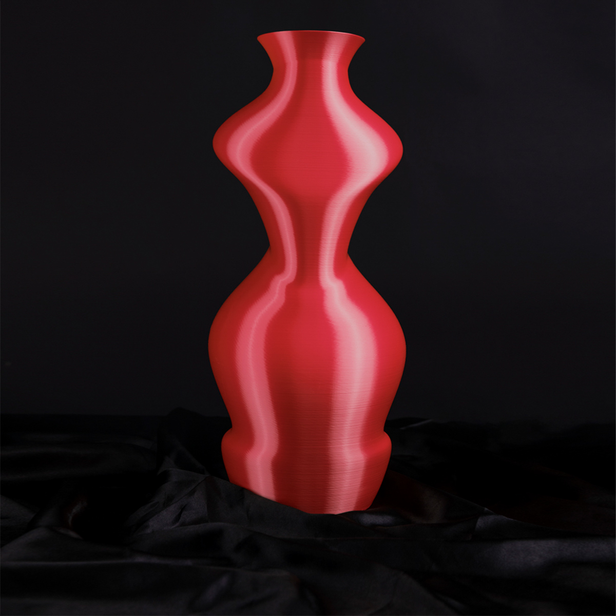 Vaso scultura Vega, oro |  M by Dygodesign