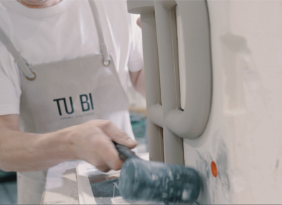 TU BI, sculture design in ceramica colorata - Milano