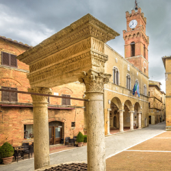 Piazza Pio II