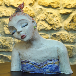 Scultura in ceramica Sognatrice by Artefice Atelier